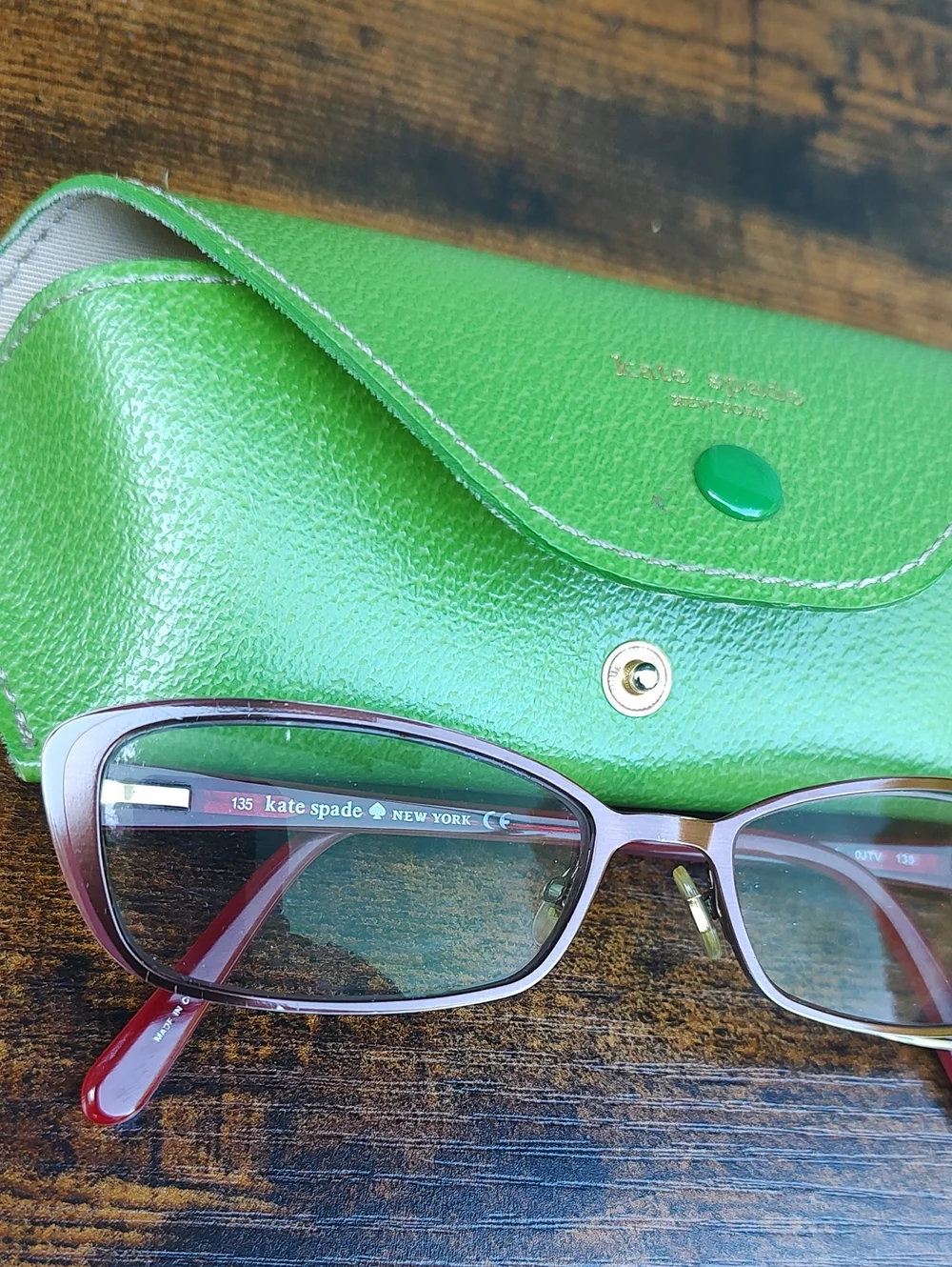 Kate spade Green Eyeglass Case with Burgundy Rectangular Frames